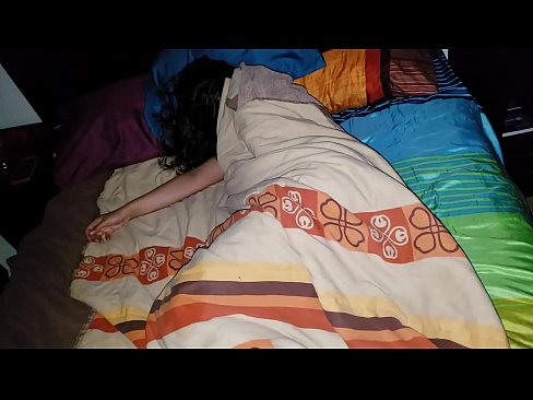 ❤️ Nevlastný syn nadáva svojej mladej nevlastnej matke, zatiaľ čo ona spí. ❌ Kvalitné porno na nás ☑